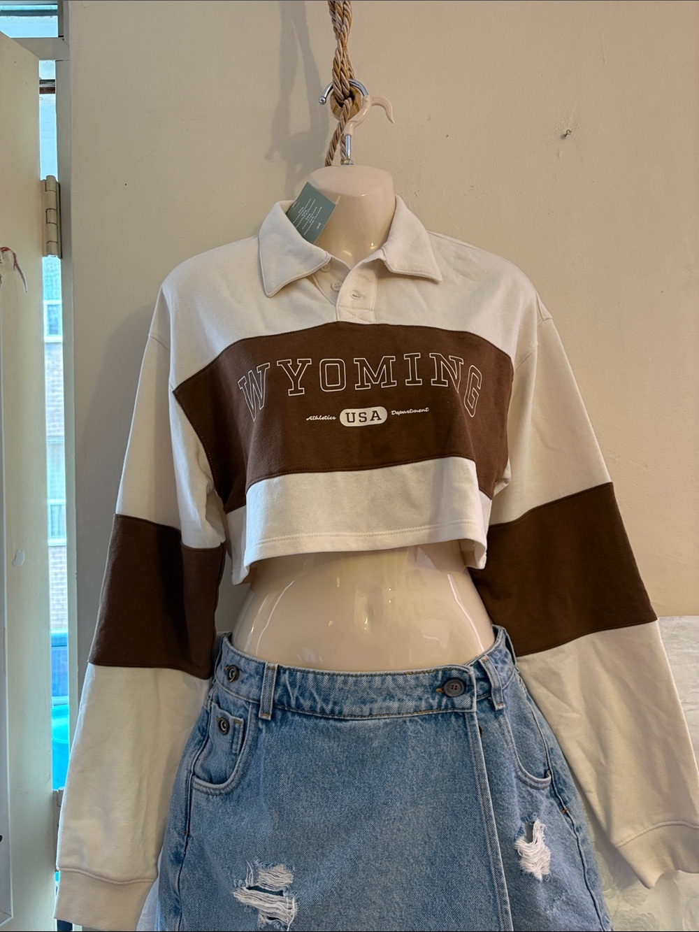 H&M White & Brown Cropped Rugby Polo Top - Wyoming USA Graphic